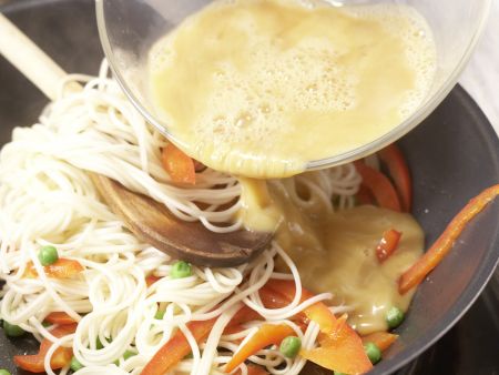 Asiatische Bratnudeln Zubereitung Schritt 6 Asiatische Bratnudeln Zubereitung Schritt 6