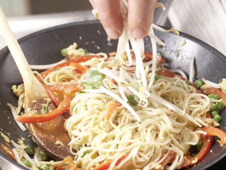 Asiatische Bratnudeln Zubereitung Schritt 7 Asiatische Bratnudeln Zubereitung Schritt 7