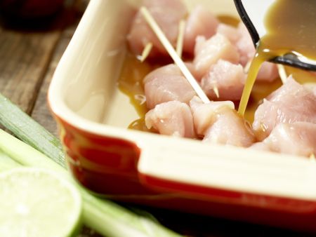 Asiatische Hähnchenspieße Zubereitung Schritt 3 Asiatische Hähnchenspieße Zubereitung Schritt 3