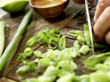 Asiatische Hähnchenspieße Zubereitung Schritt 5 Asiatische Hähnchenspieße Zubereitung Schritt 5