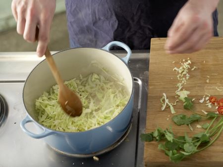 Asiatische Kohlsuppe Zubereitung Schritt 12 Asiatische Kohlsuppe Zubereitung Schritt 12