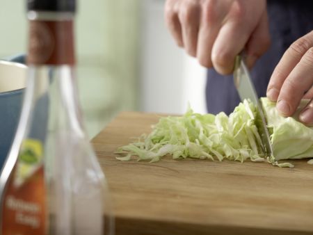 Asiatische Kohlsuppe Zubereitung Schritt 2 Asiatische Kohlsuppe Zubereitung Schritt 2