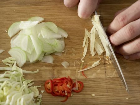 Asiatische Kohlsuppe Zubereitung Schritt 6 Asiatische Kohlsuppe Zubereitung Schritt 6