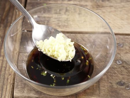 Asiatischer Hähnchensalat Zubereitung Schritt 9 Asiatischer Hähnchensalat Zubereitung Schritt 9