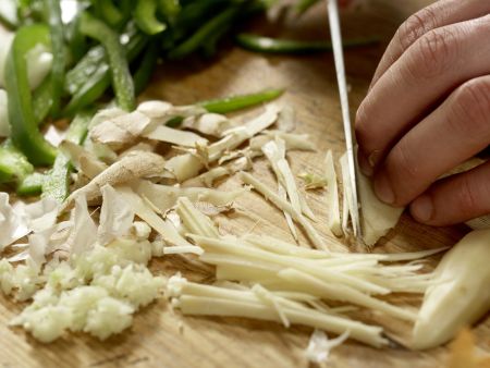 Asiatisches Rindfleisch aus dem Wok Zubereitung Schritt 4 Asiatisches Rindfleisch aus dem Wok Zubereitung Schritt 4
