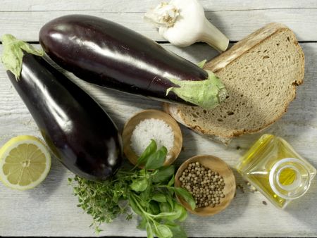 Auberginen-Bruschetta Zubereitung Schritt 1 Auberginen-Bruschetta Zubereitung Schritt 1