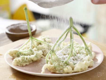 Ausgebackene Holunderblüten Zubereitung Schritt 8 Ausgebackene Holunderblüten Zubereitung Schritt 8