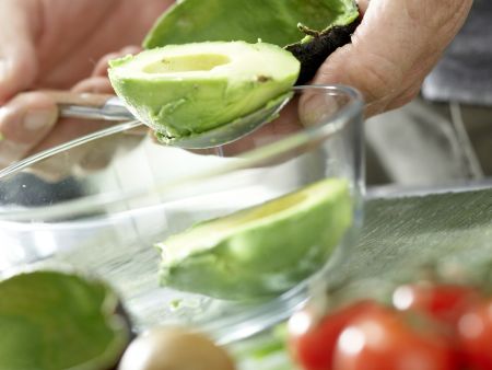 Avocado-Crostini Zubereitung Schritt 3 Avocado-Crostini Zubereitung Schritt 3