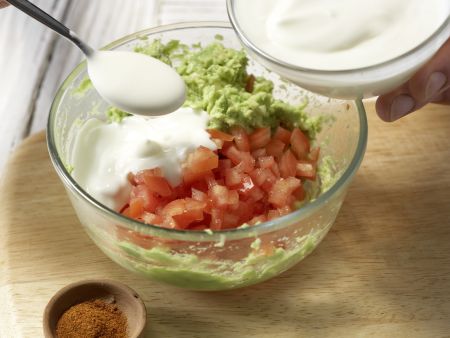Avocado-Dip Zubereitung Schritt 5 Avocado-Dip Zubereitung Schritt 5