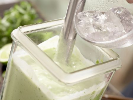 Avocado-Smoothie Zubereitung Schritt 4 Avocado-Smoothie Zubereitung Schritt 4