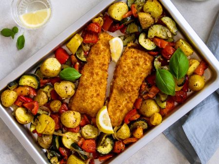 Backofen Fisch mit Kartoffeln und Röstgemüse