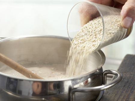 Bärlauch-Schaum mit Buchweizenklößen Zubereitung Schritt 2 Bärlauch-Schaum mit Buchweizenklößen Zubereitung Schritt 2