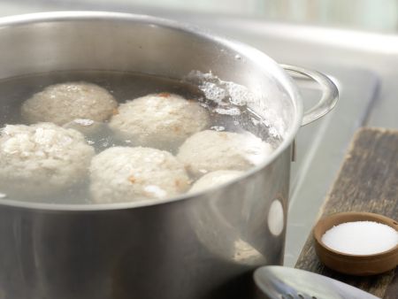 Bärlauch-Schaum mit Buchweizenklößen Zubereitung Schritt 8 Bärlauch-Schaum mit Buchweizenklößen Zubereitung Schritt 8