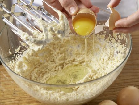 Baiser-Muffins mit Brombeeren Zubereitung Schritt 3 Baiser-Muffins mit Brombeeren Zubereitung Schritt 3