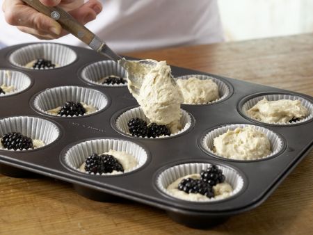 Baiser-Muffins mit Brombeeren Zubereitung Schritt 6 Baiser-Muffins mit Brombeeren Zubereitung Schritt 6