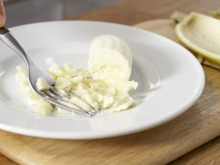 Bananen-Kakao-Brei mit Reisflocken Zubereitung Schritt 2 Bananen-Kakao-Brei mit Reisflocken Zubereitung Schritt 2