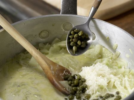 Bandnudeln mit Fenchel-Kapern-Sauce Zubereitung Schritt 7 Bandnudeln mit Fenchel-Kapern-Sauce Zubereitung Schritt 7