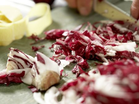 Bandnudeln mit Radicchio Zubereitung Schritt 1 Bandnudeln mit Radicchio Zubereitung Schritt 1