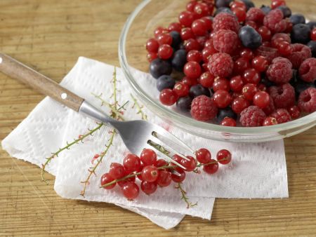 Beeren-Bowle Zubereitung Schritt 1 Beeren-Bowle Zubereitung Schritt 1
