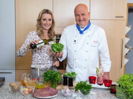 Alexa Iwan und Christopher Hinze kochen "Geschmorte Rinderhüfte"