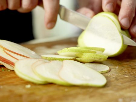 Birnen-Pizza mit Bündner Fleisch Zubereitung Schritt 4 Birnen-Pizza mit Bündner Fleisch Zubereitung Schritt 4