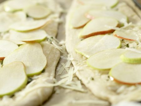 Birnen-Pizza mit Bündner Fleisch Zubereitung Schritt 7 Birnen-Pizza mit Bündner Fleisch Zubereitung Schritt 7