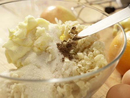 Birnen-Rührkuchen Zubereitung Schritt 1 Birnen-Rührkuchen Zubereitung Schritt 1