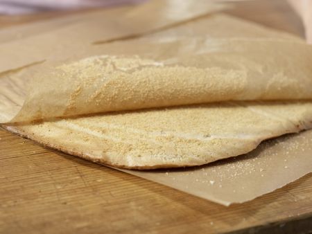 Biskuitrolle mit Erdbeersahne Zubereitung Schritt 6 Biskuitrolle mit Erdbeersahne Zubereitung Schritt 6