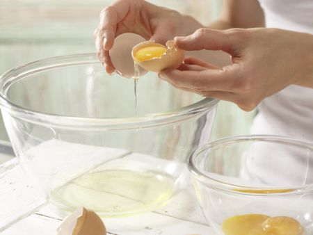 Biskuitteig mit Dinkelmehl Zubereitung Schritt 1 Biskuitteig mit Dinkelmehl Zubereitung Schritt 1