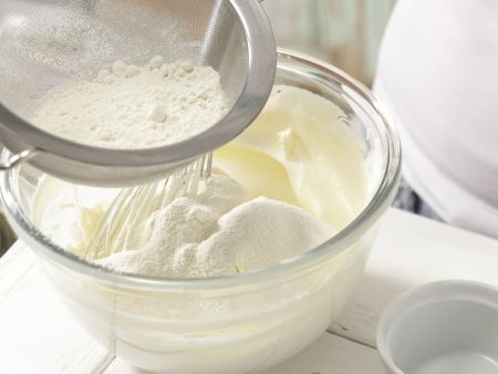 Biskuitteig mit Dinkelmehl Zubereitung Schritt 4 Biskuitteig mit Dinkelmehl Zubereitung Schritt 4