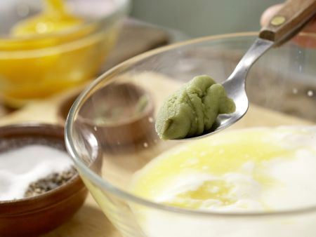 Blattsalat mit geräucherter Forelle Zubereitung Schritt 3 Blattsalat mit geräucherter Forelle Zubereitung Schritt 3