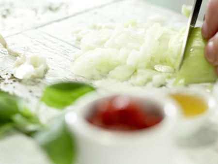 Blitz-Tomatensauce Zubereitung Schritt 2 Blitz-Tomatensauce Zubereitung Schritt 2