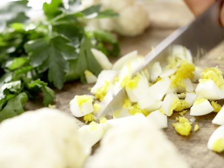 Blumenkohl auf polnische Art – smarter Zubereitung Schritt 1 Blumenkohl auf polnische Art – smarter Zubereitung Schritt 1