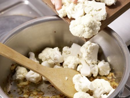 Blumenkohlcremesuppe Zubereitung Schritt 4 Blumenkohlcremesuppe Zubereitung Schritt 4