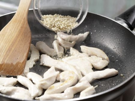 Brennnessel-Hähnchen-Wraps Zubereitung Schritt 5 Brennnessel-Hähnchen-Wraps Zubereitung Schritt 5