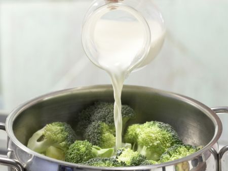 Brokkoli-Rahm-Kartoffeln Zubereitung Schritt 4 Brokkoli-Rahm-Kartoffeln Zubereitung Schritt 4