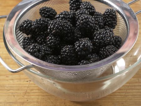 Brombeer-Apfel-Aufstrich Zubereitung Schritt 1 Brombeer-Apfel-Aufstrich Zubereitung Schritt 1