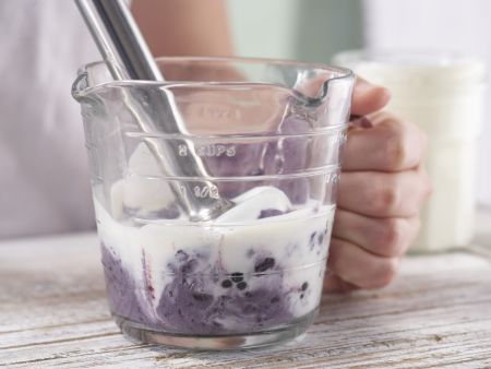 Brombeer-Schichtjoghurt Zubereitung Schritt 2 Brombeer-Schichtjoghurt Zubereitung Schritt 2