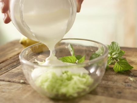 Bulgur-Melonen-Salat Zubereitung Schritt 3 Bulgur-Melonen-Salat Zubereitung Schritt 3