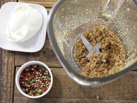 Bunte Frischkäsekugeln Zubereitung Schritt 2 Bunte Frischkäsekugeln Zubereitung Schritt 2