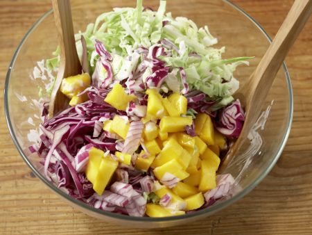Bunter Mango-Kohl-Salat Zubereitung Schritt 5 Bunter Mango-Kohl-Salat Zubereitung Schritt 5