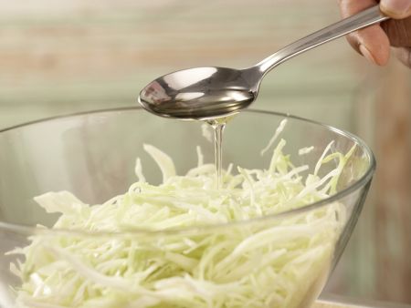 Bunter Weißkohlsalat Zubereitung Schritt 2 Bunter Weißkohlsalat Zubereitung Schritt 2
