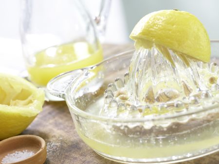 Buttermilch-Hefekranz Zubereitung Schritt 2 Buttermilch-Hefekranz Zubereitung Schritt 2
