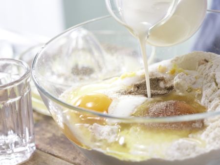 Buttermilch-Hefekranz Zubereitung Schritt 3 Buttermilch-Hefekranz Zubereitung Schritt 3