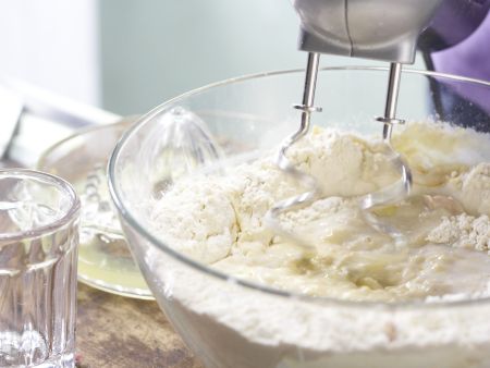 Buttermilch-Hefekranz Zubereitung Schritt 4 Buttermilch-Hefekranz Zubereitung Schritt 4
