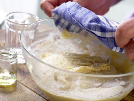 Buttermilch-Hefekranz Zubereitung Schritt 5 Buttermilch-Hefekranz Zubereitung Schritt 5