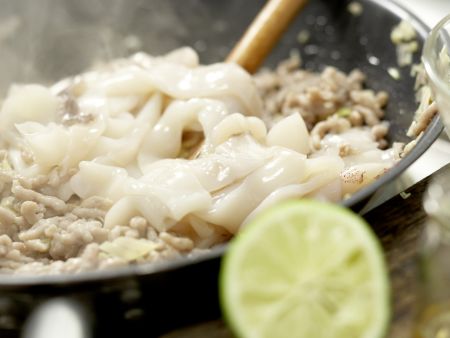 Calamari-Salat mit Reisnudeln Zubereitung Schritt 8 Calamari-Salat mit Reisnudeln Zubereitung Schritt 8
