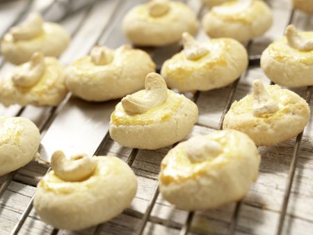 Cashew-Bethmännchen Zubereitung Schritt 6 Cashew-Bethmännchen Zubereitung Schritt 6