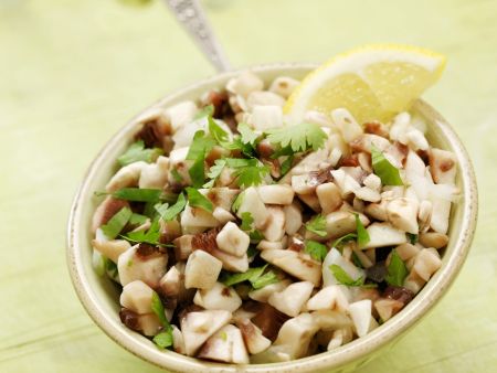 Champignonsalat mit Kräutern