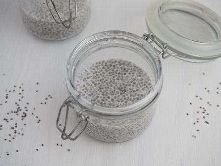 Chiapudding mit Heidelbeeren und Bananen Zubereitung Schritt 2 Chiapudding mit Heidelbeeren und Bananen Zubereitung Schritt 2